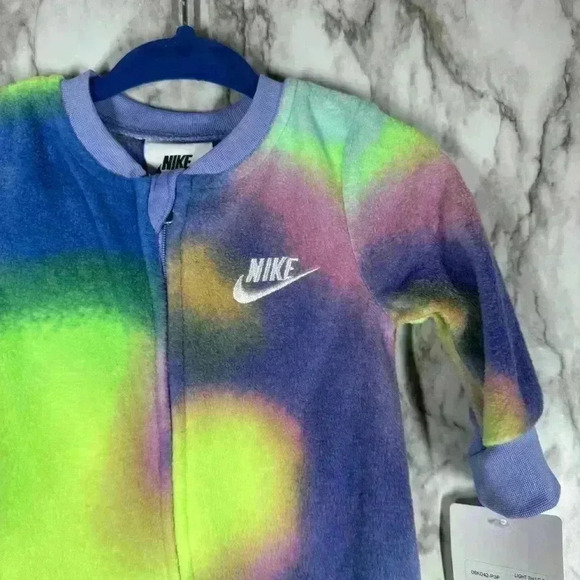 NWT Nike Baby Girl Tie Dye Footed Sleeper 6 Months Zipper, Purple, Green, FLEECE - Picture 5 of 5